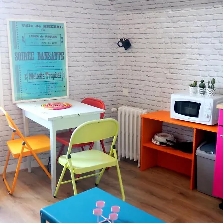 Appart'Hotel Le Rainbow 3 Personnes شقة فندقية *